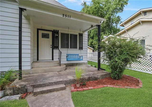 2nd image of 2511 Clark Ave, Parsons, KS 67357 | MLS# 2636118