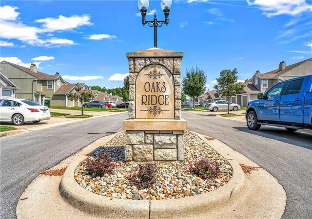Photo 3 of Sale Pending at 5531 Nw Moonlight Meadow Dr, Lees Summit, MO 64064 | MLS# 2636141 | Listing updated on 2026-08-16