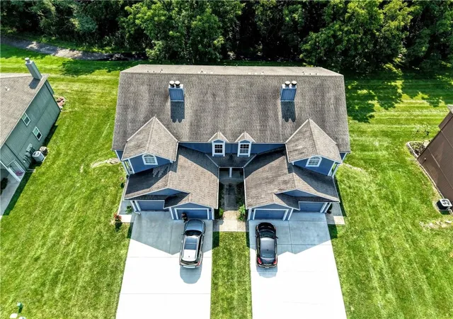 Photo 3 of Sale Pending at 5531 NW Moonlight Meadow Dr, Lees Summit, MO 64064 | MLS# 2636141 | Listing updated on 2026-08-16