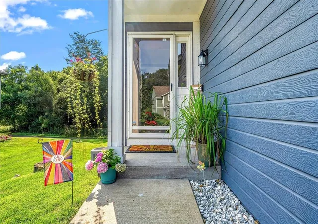 Photo 4 of Sale Pending at 5531 NW Moonlight Meadow Dr, Lees Summit, MO 64064 | MLS# 2636141 | Listing updated on 2026-08-16