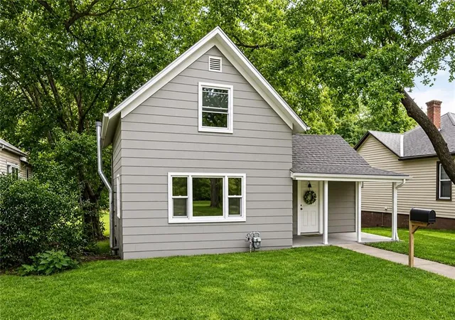 Photo 1 of Single family home for sale at 1207 S 2nd Street, Leavenworth, KS 66048 | MLS# 2636152 | Listing updated on 2026-10-19