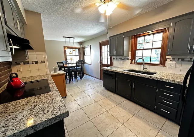 Photo 3 of Sale Pending at 3343 Chatham Ave, Saint Joseph, MO 64506 | MLS# 2636156 | Listing updated on 2026-08-20
