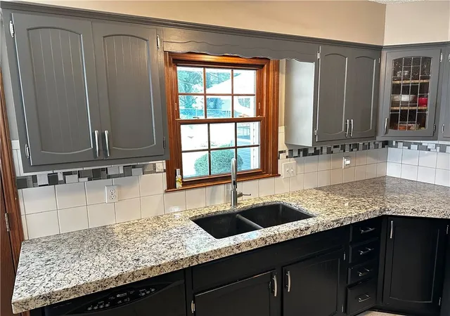 Photo 4 of Sale Pending at 3343 Chatham Ave, Saint Joseph, MO 64506 | MLS# 2636156 | Listing updated on 2026-08-20