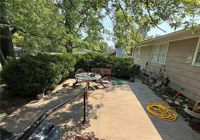 36th image of 2400 Linda Jean Dr, Independence, KS 67301 | MLS# 2636159
