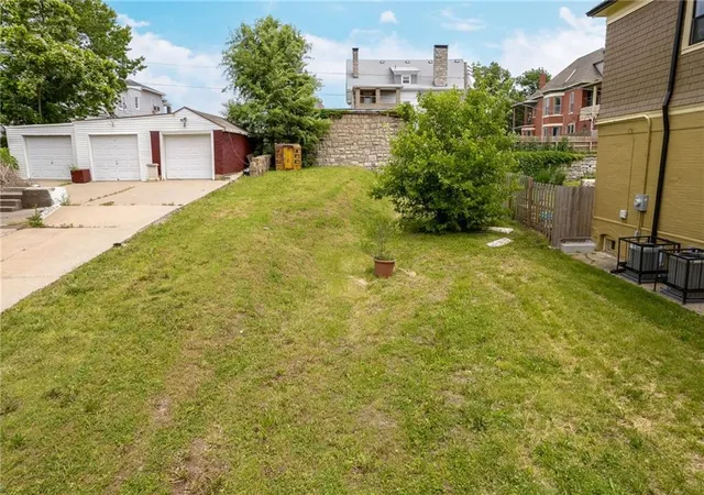 2nd image of 505 Olive St, Kansas City, MO 64124 | MLS# 2636163