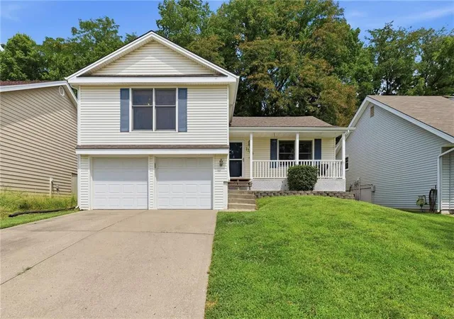 Photo 1 of Sale Pending at 1706 Nw 63rd Terrace, Kansas City, MO 64118 | MLS# 2636170 | Listing updated on 2026-08-24