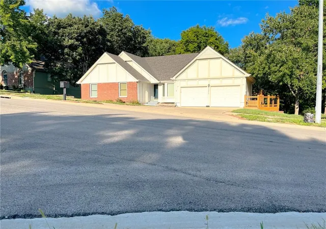 44th image of 1231 Wildbriar Dr, Liberty, MO 64068 | MLS# 2636174