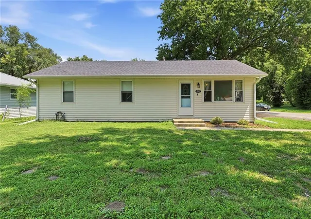 Photo 1 of Single family home for sale at 205 N Mulberry St, Adrian, MO 64720 | MLS# 2636175 | Listing updated on 2026-09-29