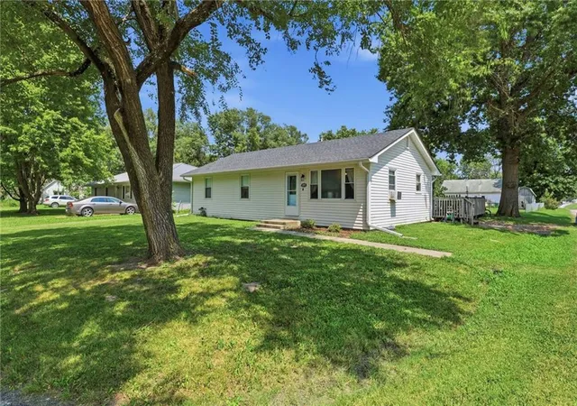 2nd image of 205 N Mulberry St, Adrian, MO 64720 | MLS# 2636175