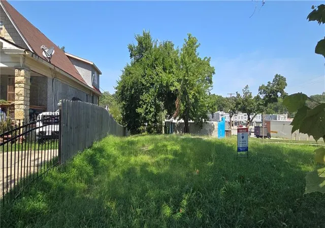 3rd image of 3530 E 6th St, Kansas City, MO 64124 | MLS# 2636184