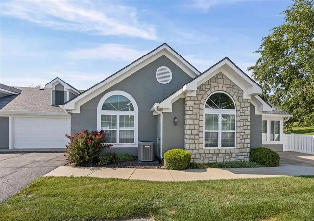 1st image of 7135 Meadowsweet Ln, Shawnee, KS 66227 | MLS# 2636185