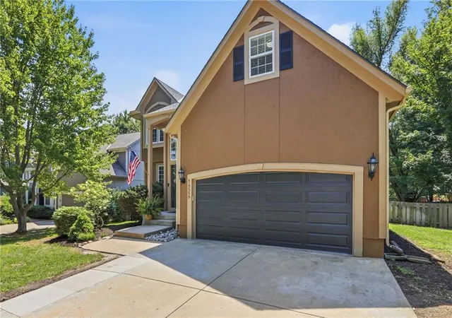 Photo 3 of Sale Pending at 14559 W 152nd Terrace, Olathe, KS 66062 | MLS# 2636187 | Listing updated on 2026-10-11