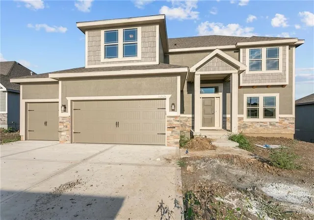 Photo 1 of Single family home for sale at 11034 N Corrington Ave, Kansas City, MO 64156 | MLS# 2636195 | Listing updated on 2026-09-22