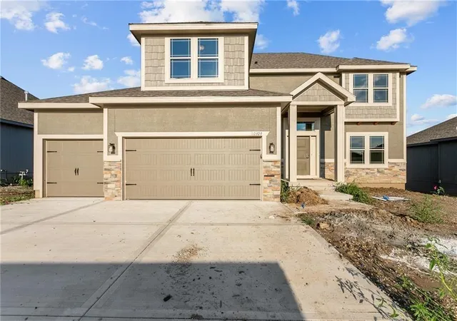Photo 2 of Single family home for sale at 11034 N Corrington Ave, Kansas City, MO 64156 | MLS# 2636195 | Listing updated on 2026-09-22