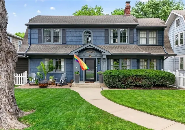 Photo 1 of Sale Pending at 5637 Oak St, Kansas City, MO 64113 | MLS# 2636201 | Listing updated on 2026-08-24