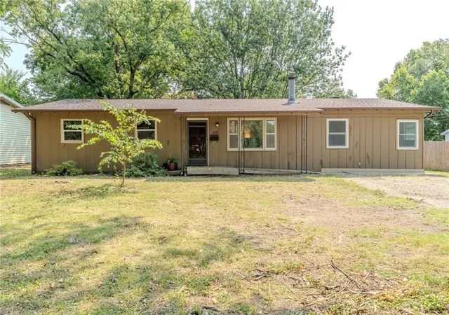 Photo 1 of Single family home for sale at 1608 S Malcolm Ave, Chanute, KS 66720 | MLS# 2636204 | Listing updated on 2026-10-03