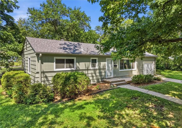 1st image of 6930 Eby Ave, Merriam, KS 66204 | MLS# 2636206
