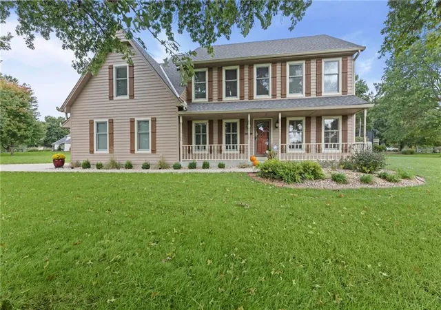 Photo 1 of Single family home for sale at 12272 W 154th Terrace, Overland Park, KS 66221 | MLS# 2636212 | Listing updated on 2026-10-17