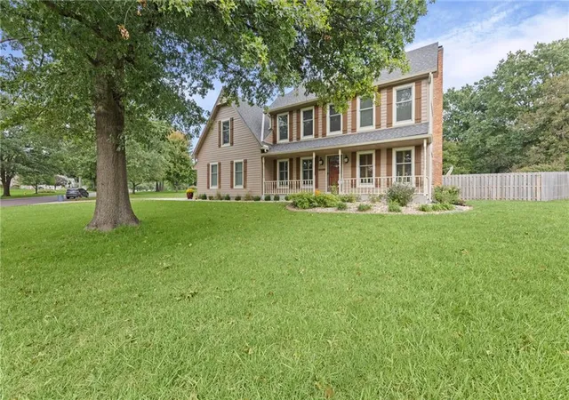 Photo 2 of Single family home for sale at 12272 W 154th Terrace, Overland Park, KS 66221 | MLS# 2636212 | Listing updated on 2026-10-17