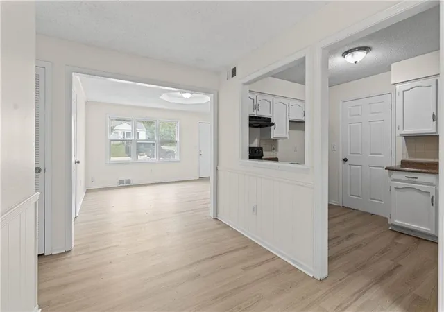 4th image of 2414 Ne Pursell Rd, Kansas City, MO 64118 | MLS# 2636226