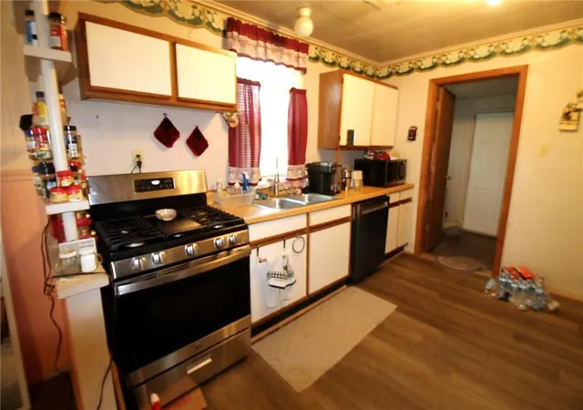 Photo 3 of Single family home for sale at 1005 E 4th Street, Altamont, KS 67330 | MLS# 2636231 | Listing updated on 2026-08-25