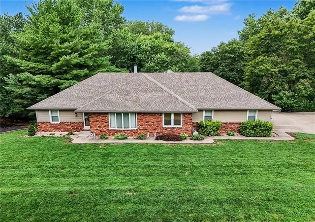 1st image of 5408 Osage Dr, Saint Joseph, MO 64503 | MLS# 2636232