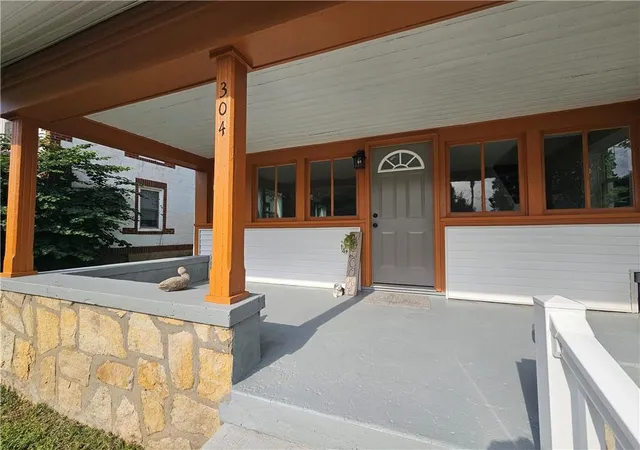 2nd image of 304 N College St, Richmond, MO 64085 | MLS# 2636235