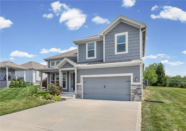Photo 3 of Single family home for sale at 9409 N Ditzler Ave, Kansas City, MO 64157 | MLS# 2636237 | Listing updated on 2026-08-28