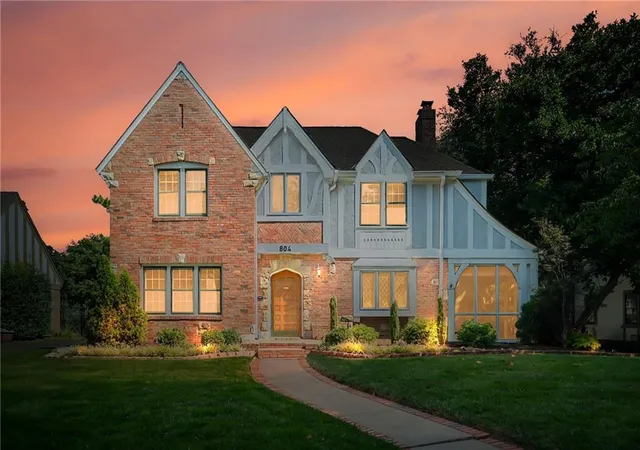 Photo 31 of Sale Pending at 804 W 67th Ter, Kansas City, MO 64113 | MLS# 2636239 | Listing updated on 2026-08-30