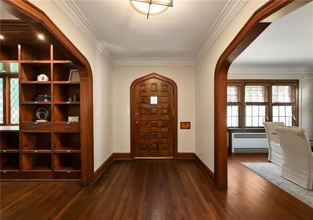 Photo 5 of Sale Pending at 804 W 67Th Ter, Kansas City, MO 64113 | MLS# 2636239 | Listing updated on 2026-08-30