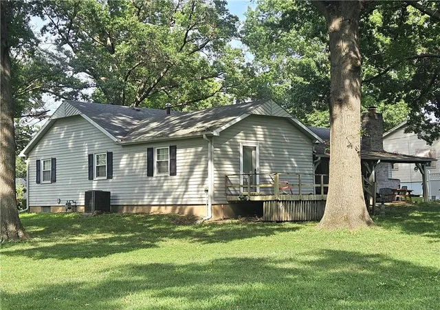 3rd image of 203 Ridgeway Dr, Richmond, MO 64085 | MLS# 2636242
