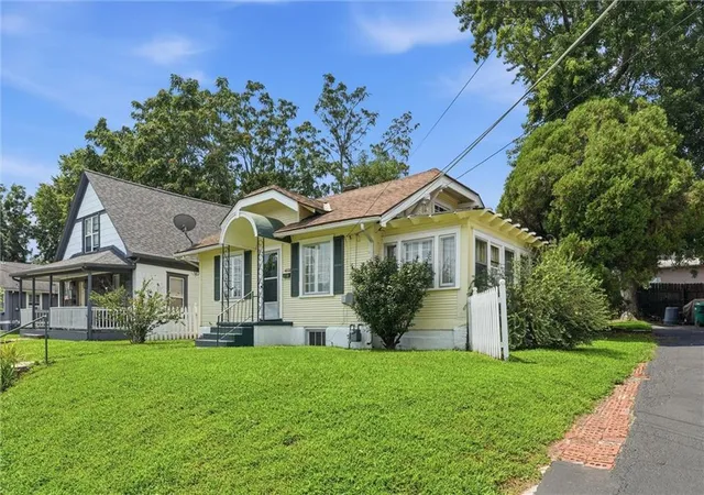 Photo 2 of Sale Pending at 4328 Fisher St, Kansas City, KS 66103 | MLS# 2636246 | Listing updated on 2026-09-08