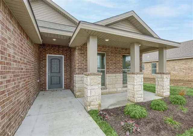 Photo 3 of Single family home for sale at 15630 Austin Ct, Basehor, KS 66007 | MLS# 2636249 | Listing updated on 2026-10-01