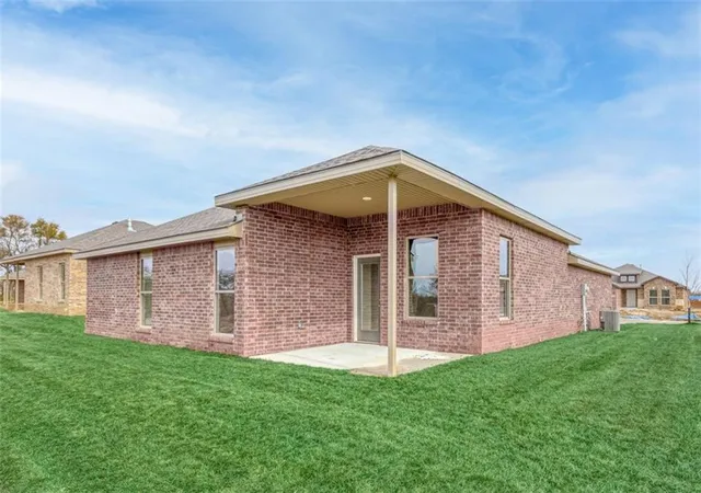 Photo 4 of Single family home for sale at 15630 Austin Ct, Basehor, KS 66007 | MLS# 2636249 | Listing updated on 2026-10-01