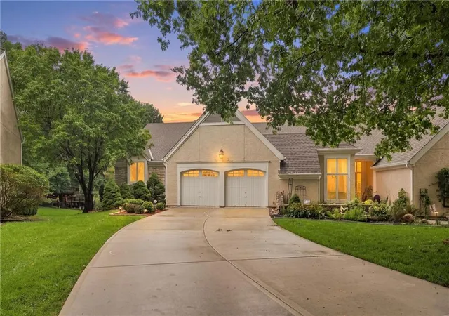 2nd image of 12018 Farley St, Overland Park, KS 66213 | MLS# 2636254