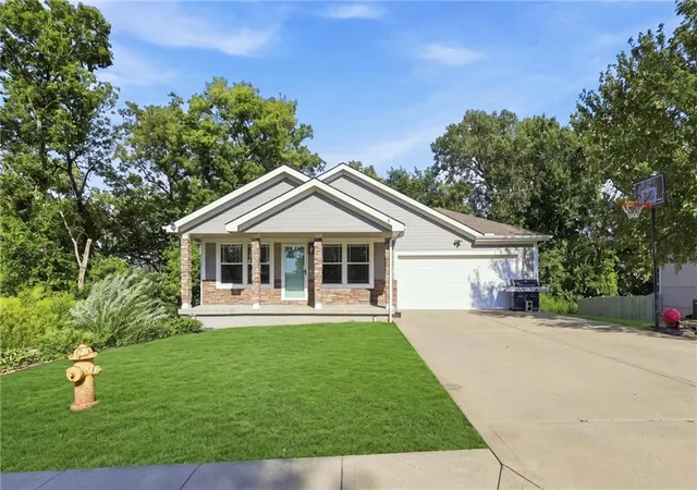 Photo 1 of Sale Pending at 217 N Bluegrass Dr, Bonner Springs, KS 66012 | MLS# 2636263 | Listing updated on 2026-09-04