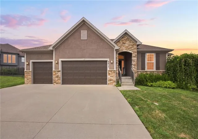 Photo 1 of Single family home for sale at 4817 Sw Marguerite St, Blue Springs, MO 64015 | MLS# 2636271 | Listing updated on 2026-08-28