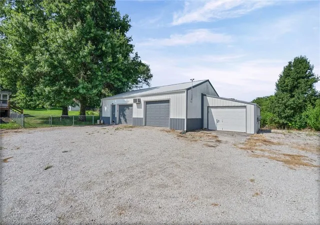 Photo 3 of Sale Pending at 14960 Todd Crk Rd, Platte City, MO 64079 | MLS# 2636273 | Listing updated on 2026-08-16