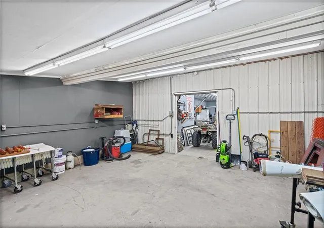Photo 4 of Sale Pending at 14960 Todd Crk Rd, Platte City, MO 64079 | MLS# 2636273 | Listing updated on 2026-08-16