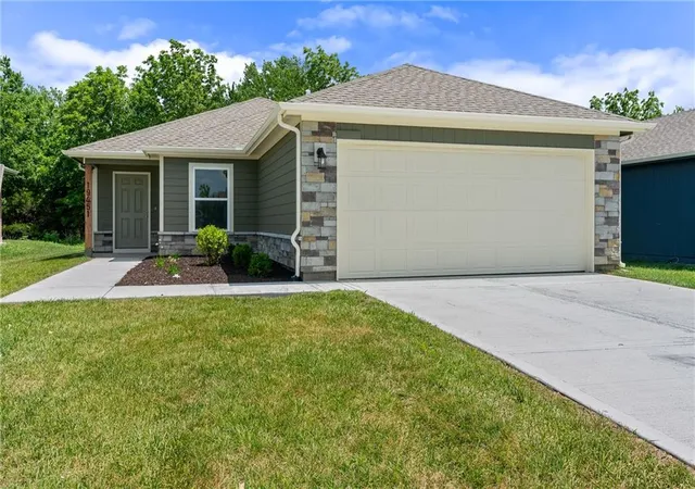 1st image of 20279 W 195th St, Spring Hill, KS 66083 | MLS# 2636283