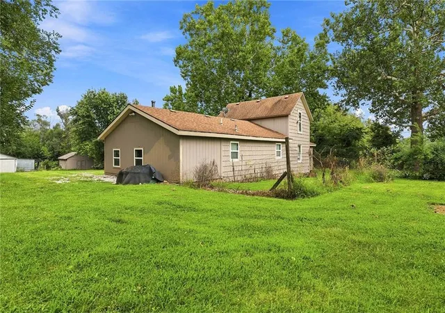 Photo 4 of Sale Pending at 32330 W 215th Street, Spring Hill, KS 66083 | MLS# 2636288 | Listing updated on 2026-08-17