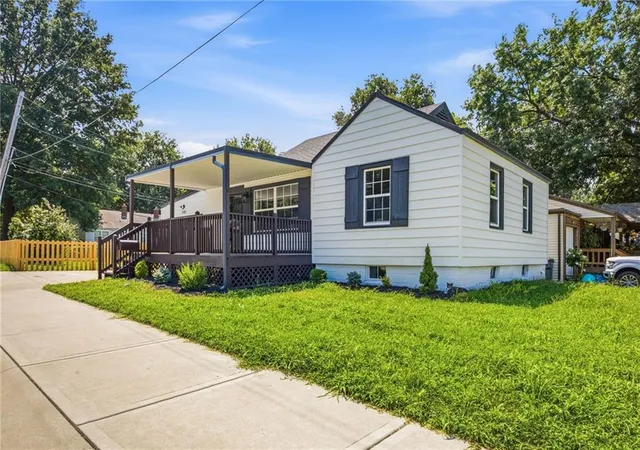 1st image of 3301 S Ocheltree St, Olathe, KS 66061 | MLS# 2636290