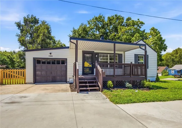 2nd image of 3301 S Ocheltree St, Olathe, KS 66061 | MLS# 2636290
