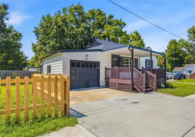 Photo 3 of Sale Pending at 3301 S Ocheltree St, Olathe, KS 66061 | MLS# 2636290 | Listing updated on 2026-08-20