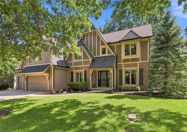 4th image of 10427 W 126Th St, Overland Park, KS 66213 | MLS# 2636291