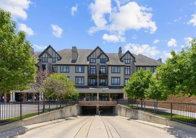1st image of 10511 Mission Rd #203A, Leawood, KS 66206 | MLS# 2636295