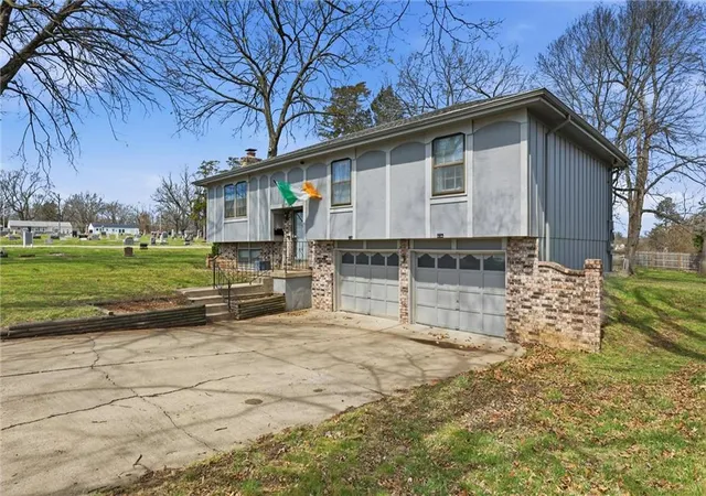 Photo 2 of Single family home for sale at 11714 W 61st Terrace, Shawnee, KS 66203 | MLS# 2636305 | Listing updated on 2026-09-12