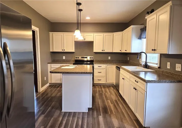 4th image of 104 Polk St, Chillicothe, MO 64601 | MLS# 2636316