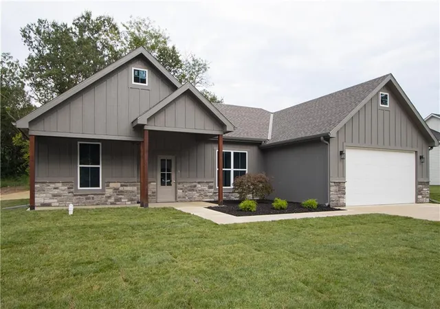 2nd image of 331 Ne 21st Rd, Warrensburg, MO 64093 | MLS# 2636317