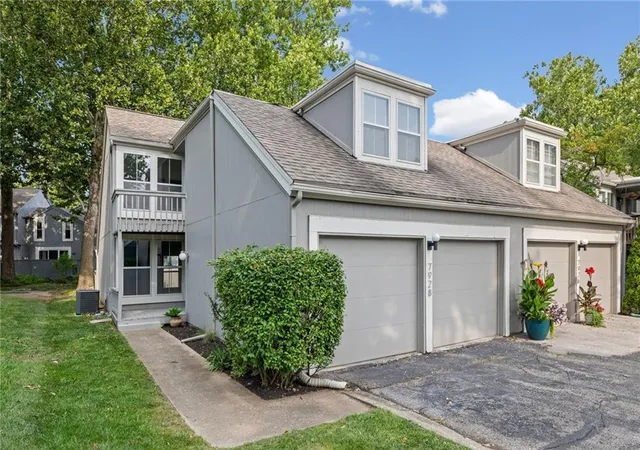 1st image of 7928 Halsey St, Lenexa, KS 66215 | MLS# 2636320